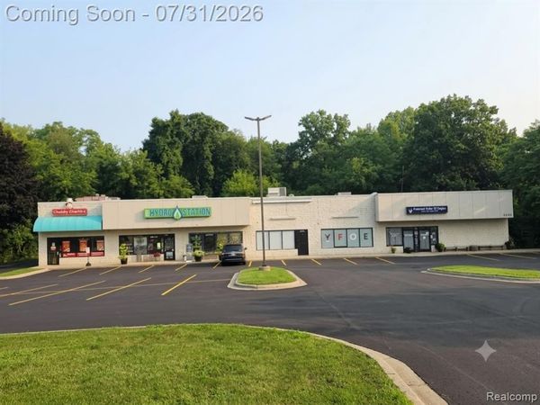 6640 Cooley Lake Road S, Waterford Township, Mi 48327