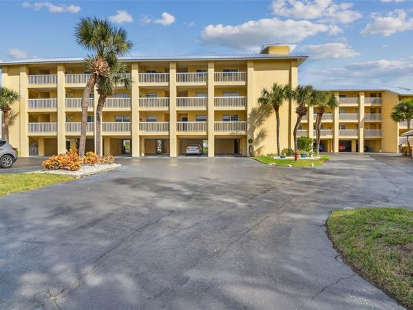1125 PINELLAS BAYWAY S, Unit 302, TIERRA VERDE, FL 33715