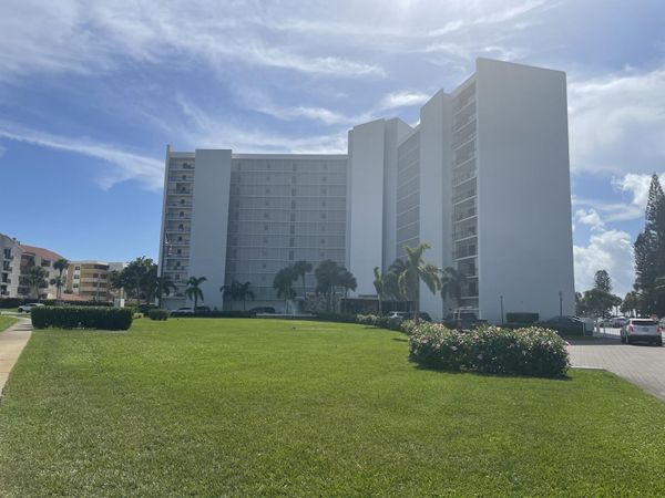 336 Golfview Road, Unit 309, North Palm Beach, FL 33408
