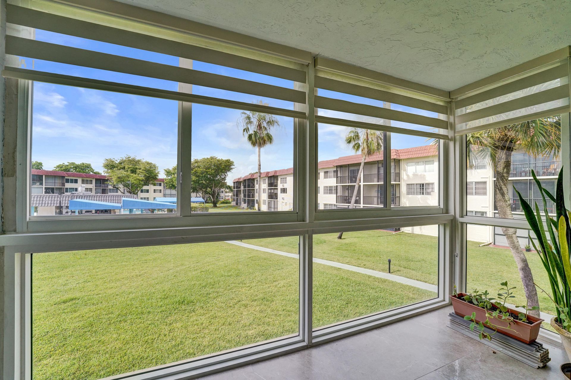 9410 N Hollybrook Lake Drive, Unit 201, Pembroke Pines, FL 33025 Photo