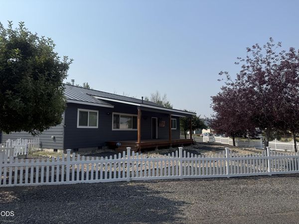 216 Avenue B, Seneca, OR 97873