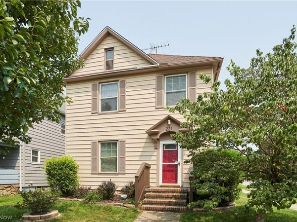 221 7th Street NW, Barberton, OH 44203