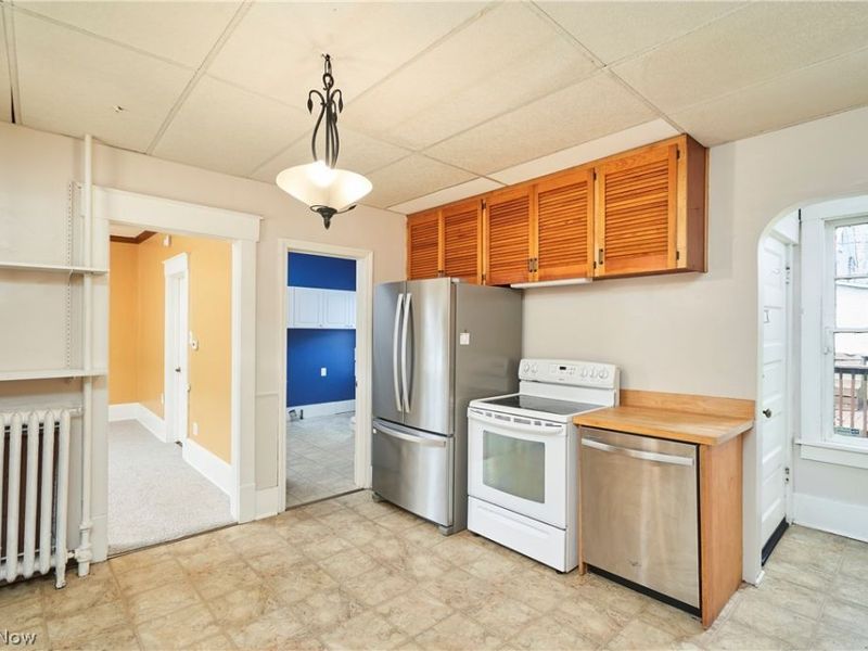 221 7th Street NW, Barberton, OH 44203 Photo 5