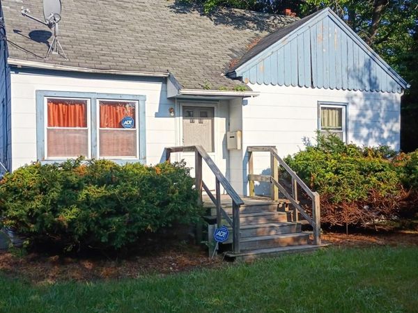 1718 N Gardiner Drive , Bay Shore, NY 11706