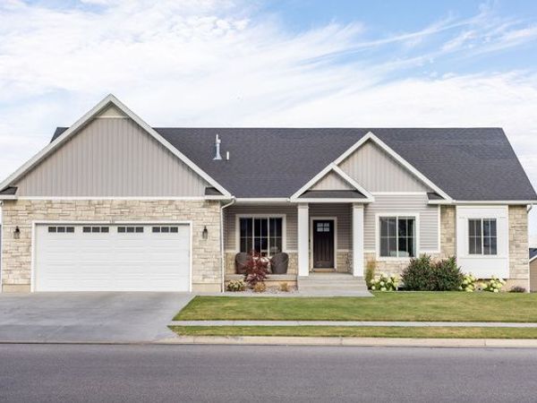131 N 1000 E, Unit 3, Hyde Park, UT 84318