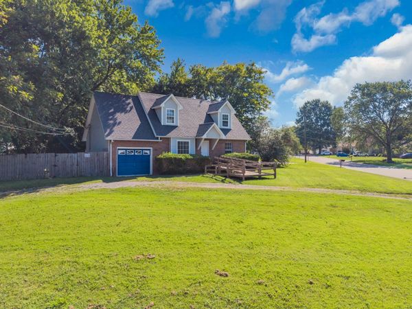 221 Jim Thorpe Dr, Clarksville, TN 37042