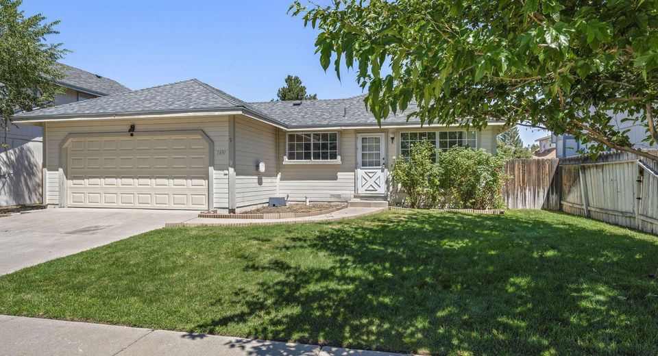 1691 Salmon Drive, Carson City, NV 89701 Photo