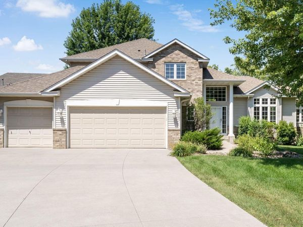 701 Heron Circle N, Oakdale, MN 55128