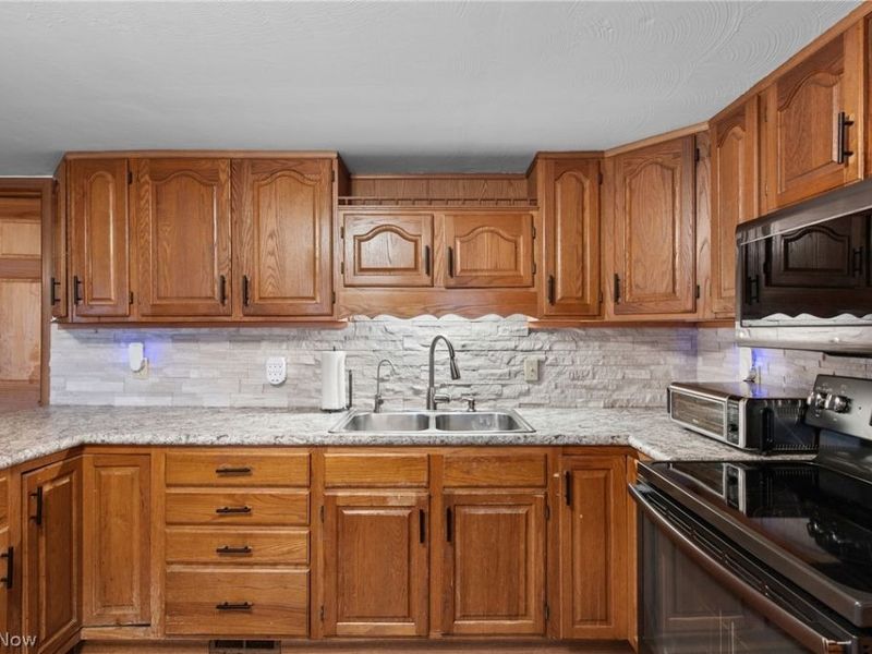 68290 Orchard Avenue, Bridgeport, OH 43912 Photo 10