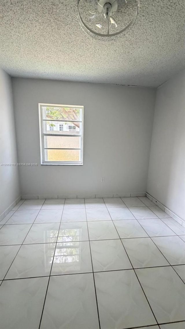 120 Royal Palm Rd, Unit 111, Hialeah Gardens, FL 33016 Photo