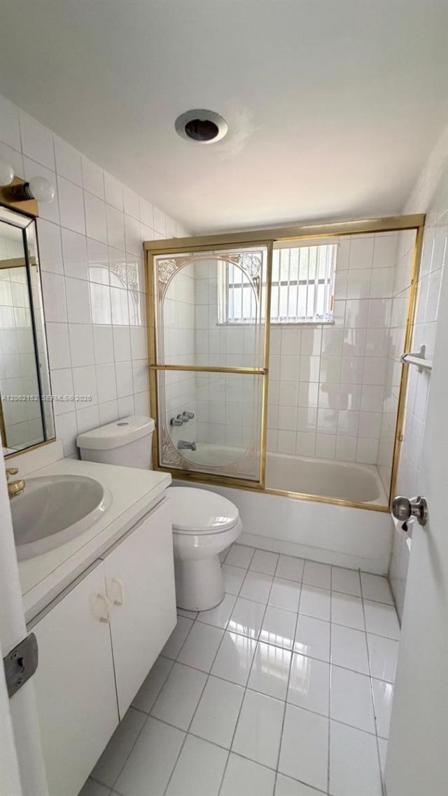 120 Royal Palm Rd, Unit 111, Hialeah Gardens, FL 33016 Photo