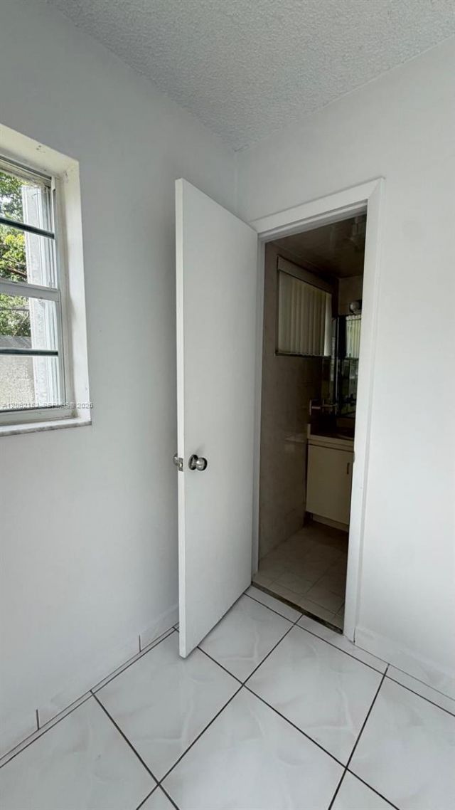 120 Royal Palm Rd, Unit 111, Hialeah Gardens, FL 33016 Photo