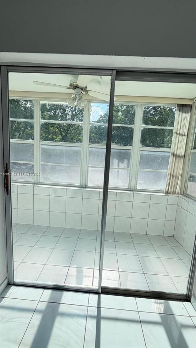 120 Royal Palm Rd, Unit 111, Hialeah Gardens, FL 33016 Photo