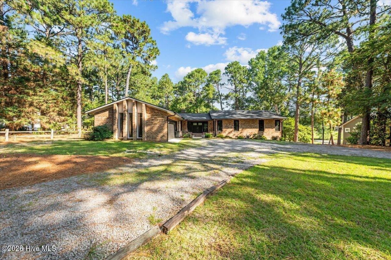 5 Crows Nest, Whispering Pines, NC 28327 Main Photo