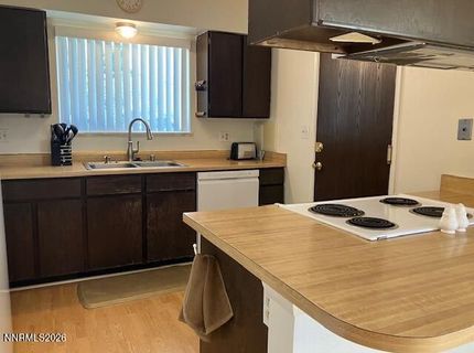8735 Aquifer Way, Reno, NV 89506 Photo
