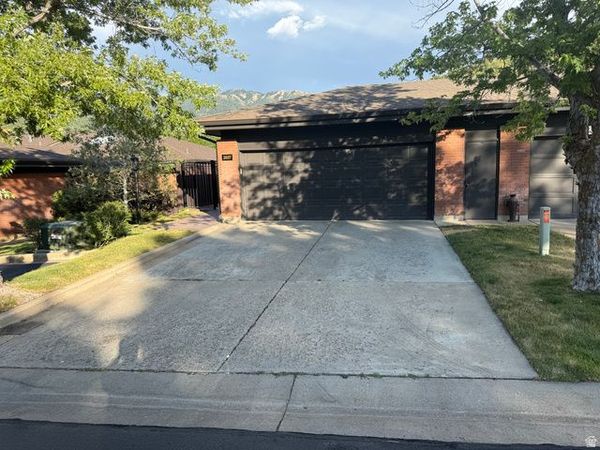 2037 S MAPLEVIEW DR E, Bountiful, UT 84010