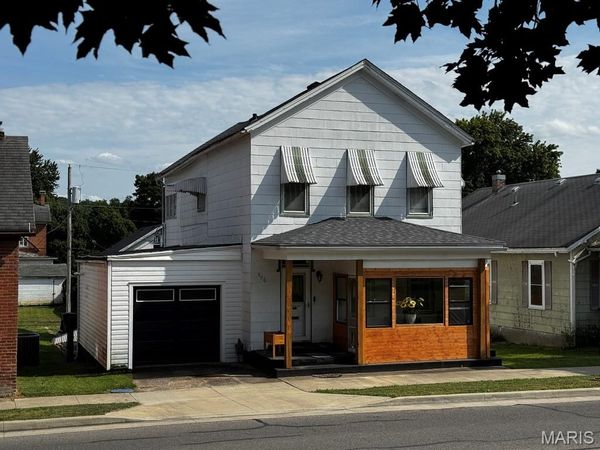 906 Georgia Street, Louisiana, MO 63353