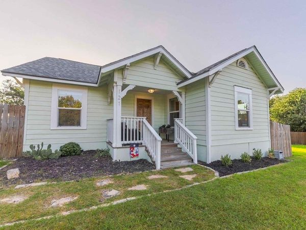 121 Margot LN , Spicewood, TX 78669