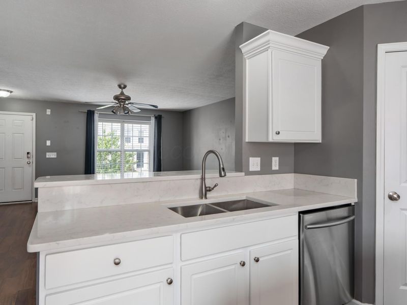 5595 Crystal Falls Street, Unit 48, Dublin, OH 43016 Photo 9