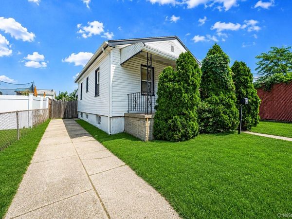 1360 News Avenue , Elmont, NY 11003