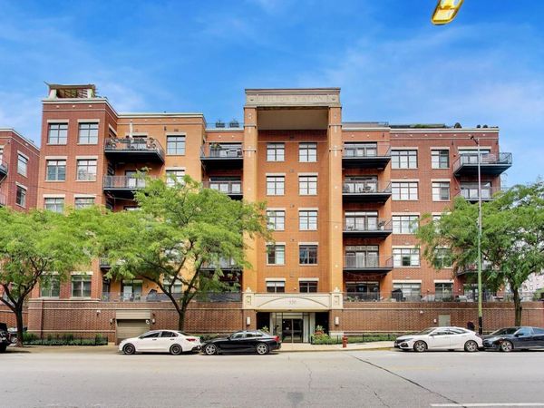 550 W Fulton Street , Unit 202, Chicago, IL 60661
