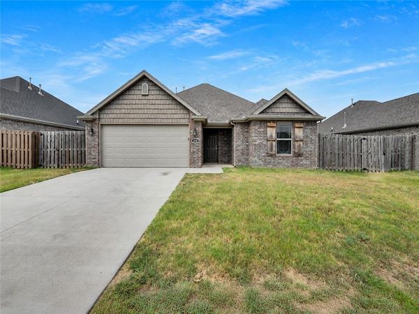 470 Holly Street , Centerton, AR 72719