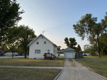 1706 N 4th Avenue , Moorhead, MN 56560