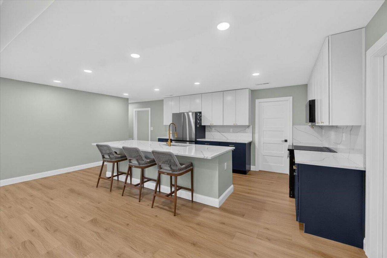 127 Saint Marks Drive Photo 4