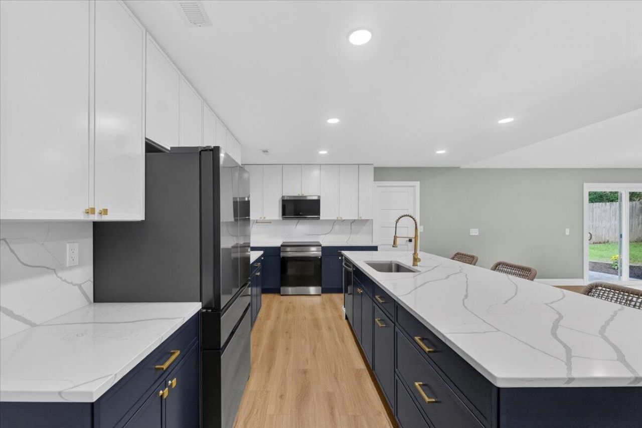 127 Saint Marks Drive Photo 8