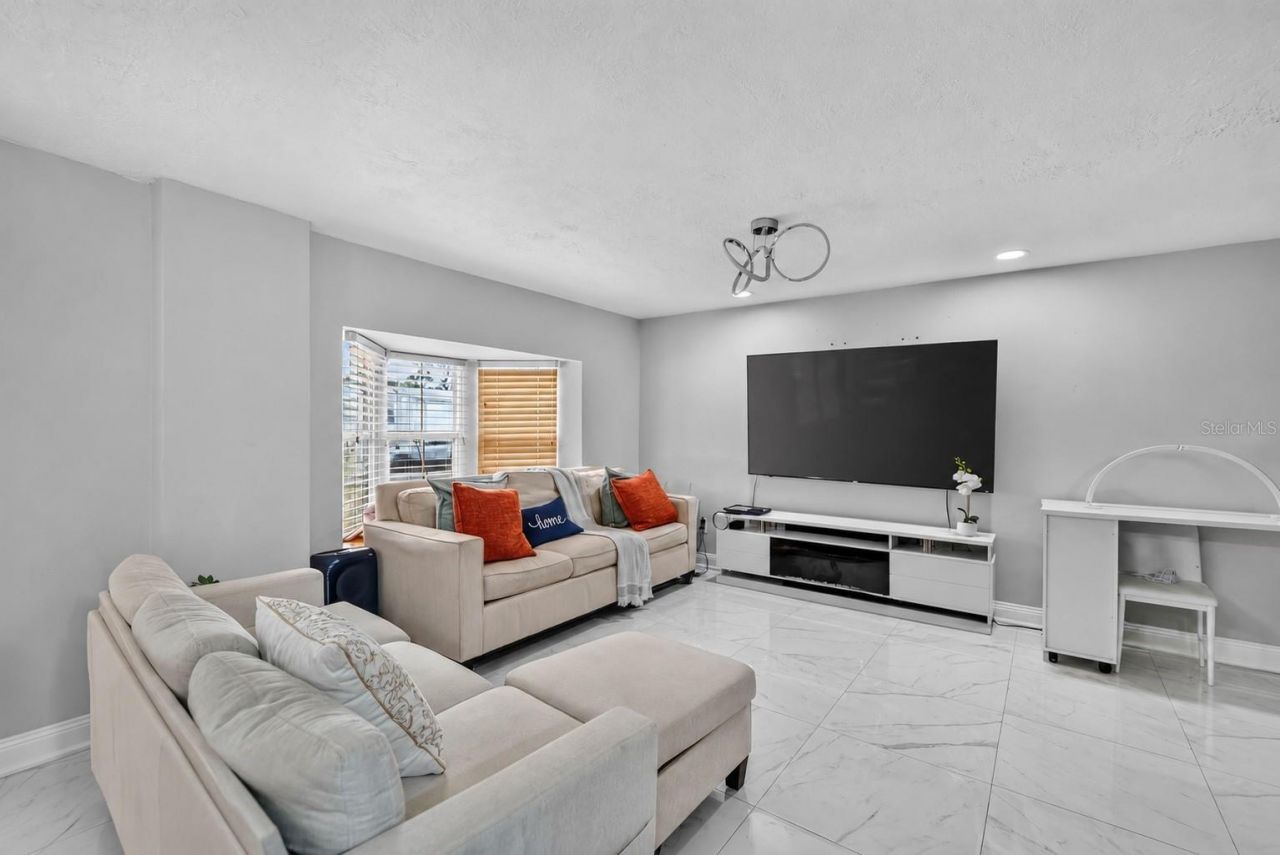 5408 Evora Avenue, Sarasota, FL 34235 Photo