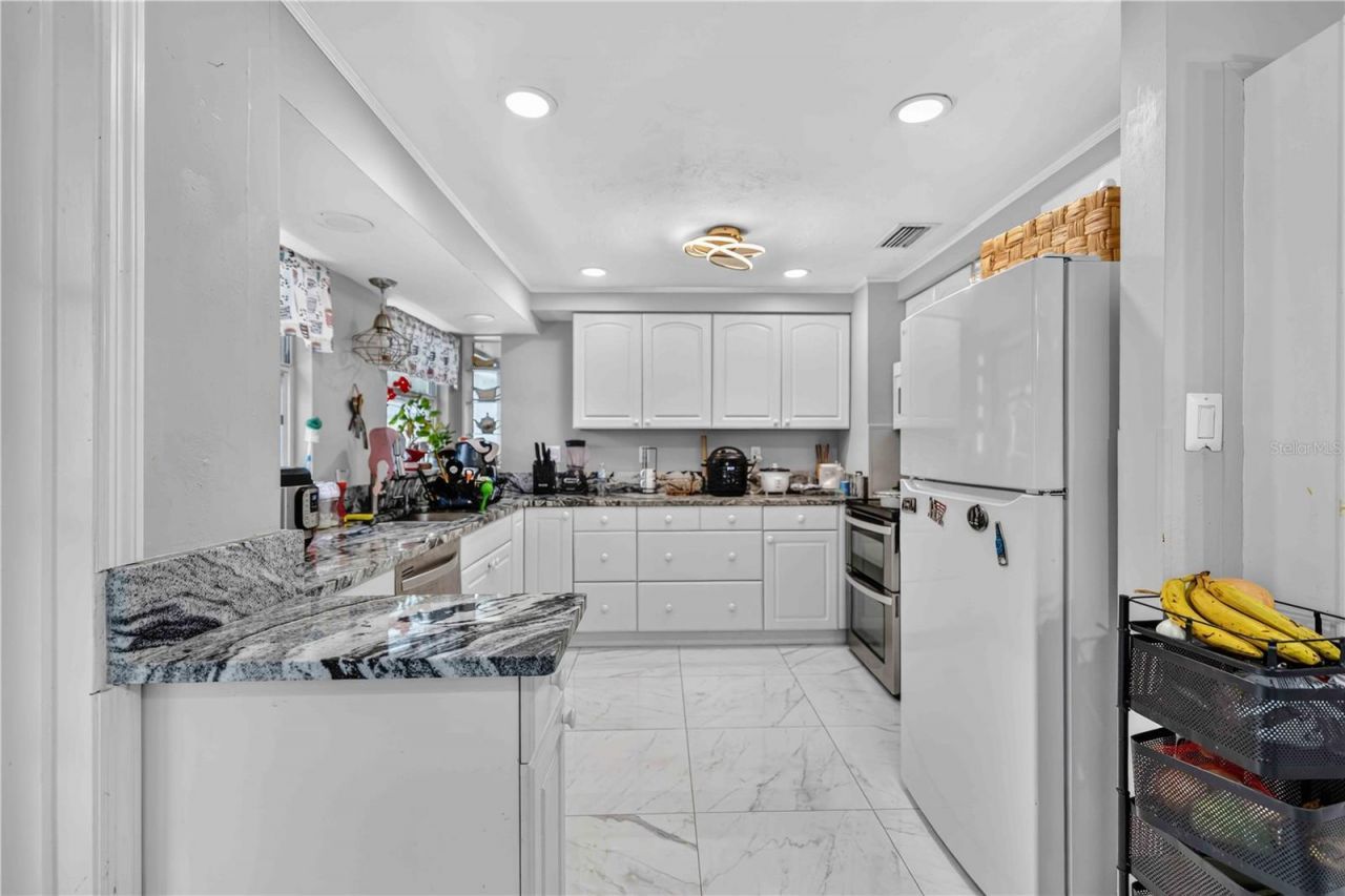 5408 Evora Avenue, Sarasota, FL 34235 Photo