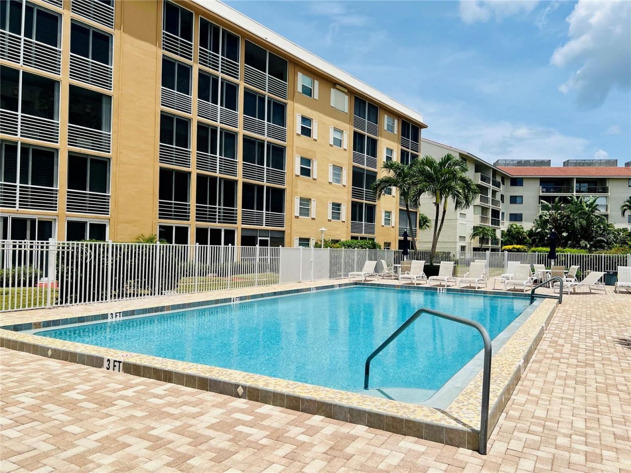 304 Golfview Road, Unit PH7, North Palm Beach, FL 33408 Photo