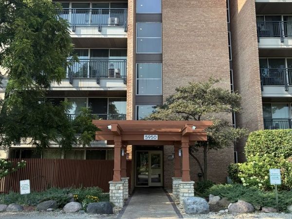 5950 Oakwood Drive , Unit 3H, Lisle, IL 60532