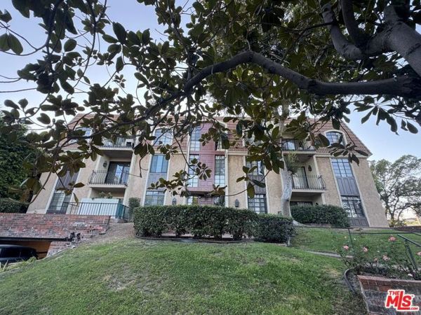 801 S Plymouth Boulevard, Unit 302, Los Angeles, CA 90005