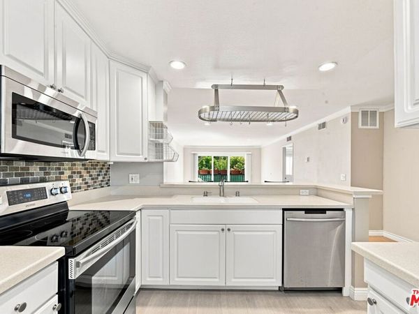 2940 N Verdugo Road, Unit 213, Glendale, CA 91208