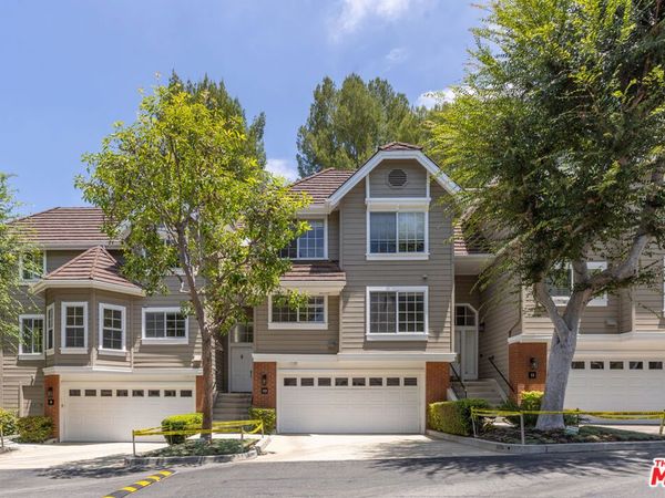 20950 Oxnard Street, Unit 10, Woodland Hills, CA 91367