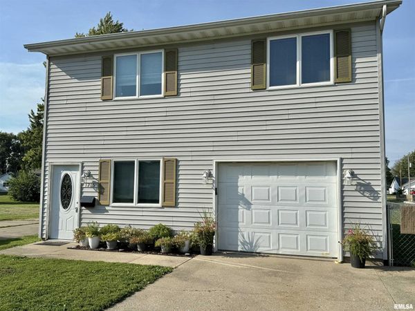 1215 E CHESTNUT Street, Canton, IL 61520
