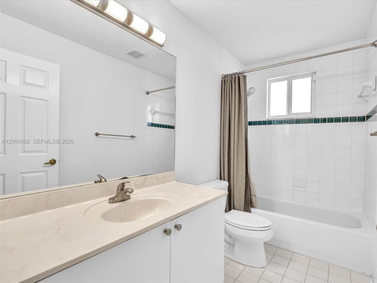 1208 NW 144th Ter, Pembroke Pines, FL 33028 Photo