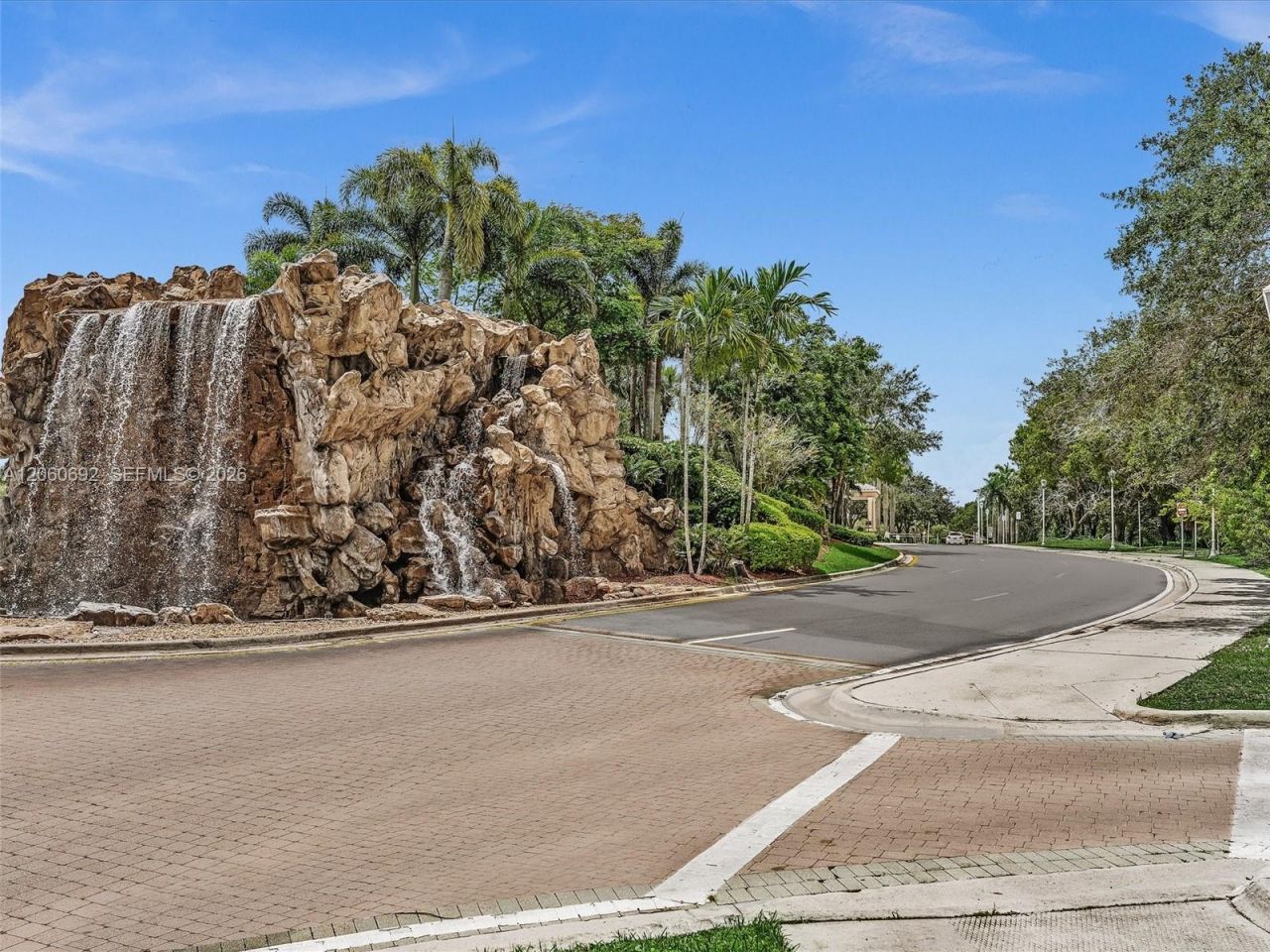 1208 NW 144th Ter, Pembroke Pines, FL 33028 Photo