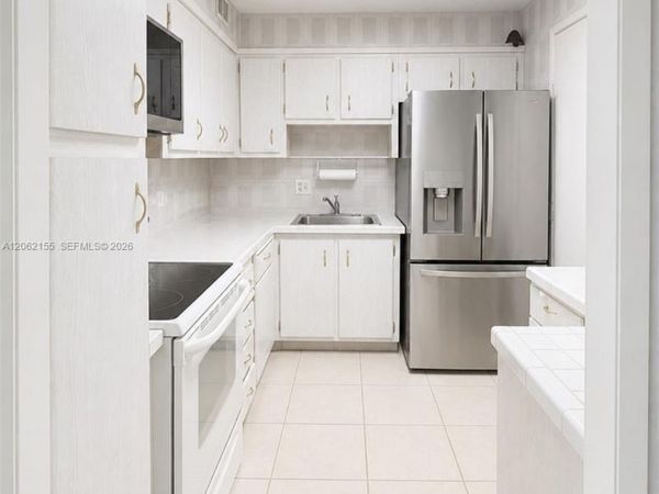 2841 NE 163rd St, Unit 606, North Miami Beach, FL 33160