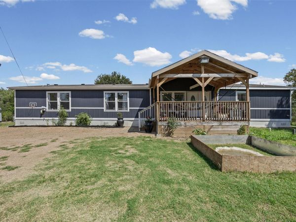 685 Thousand Oaks DR , Cedar Creek, TX 78612