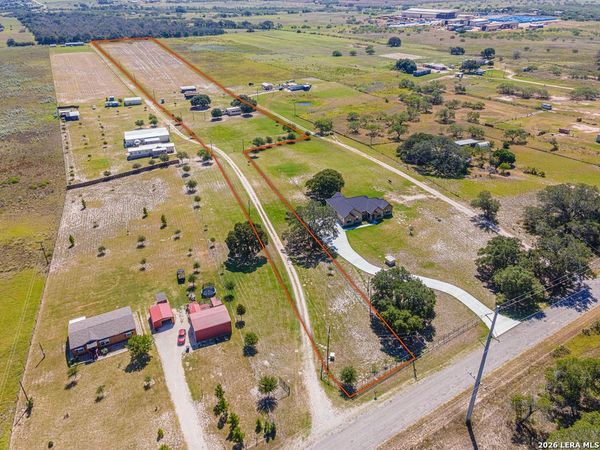 3424 County Road 307, La Vernia, TX 78121