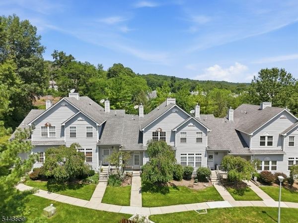 327 Carnegie Ct, Independence, NJ 07840