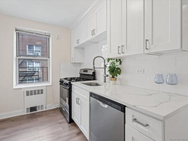 67-12 Yellowstone Boulevard , Unit f6, Forest Hills, NY 11375