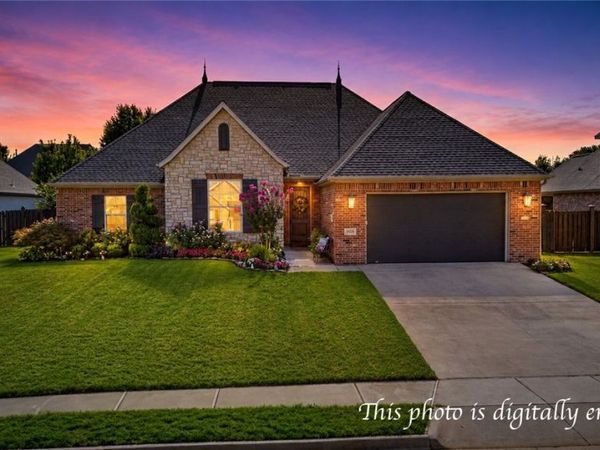 6505 S 36th Street, Rogers, AR 72758