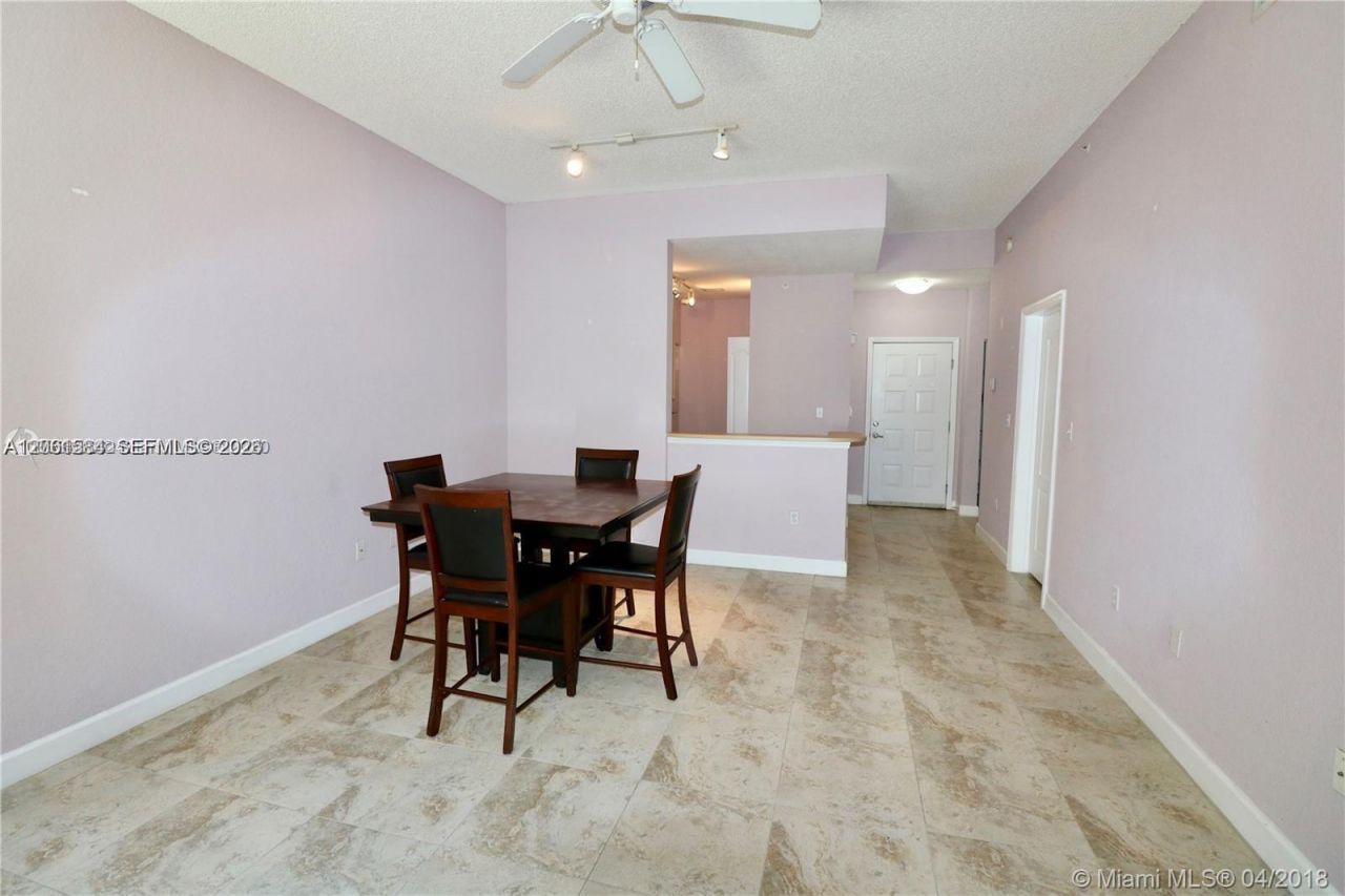 6001 SW 70th St , Unit 117, South Miami, FL 33143 Photo