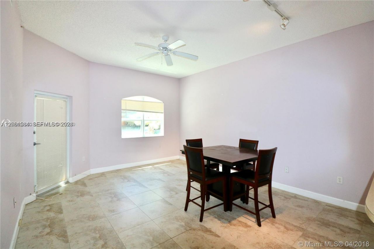 6001 SW 70th St , Unit 117, South Miami, FL 33143 Photo