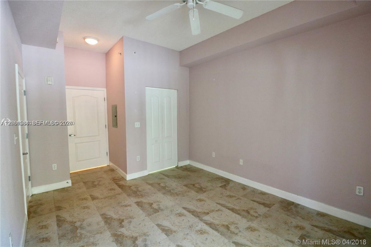 6001 SW 70th St , Unit 117, South Miami, FL 33143 Photo