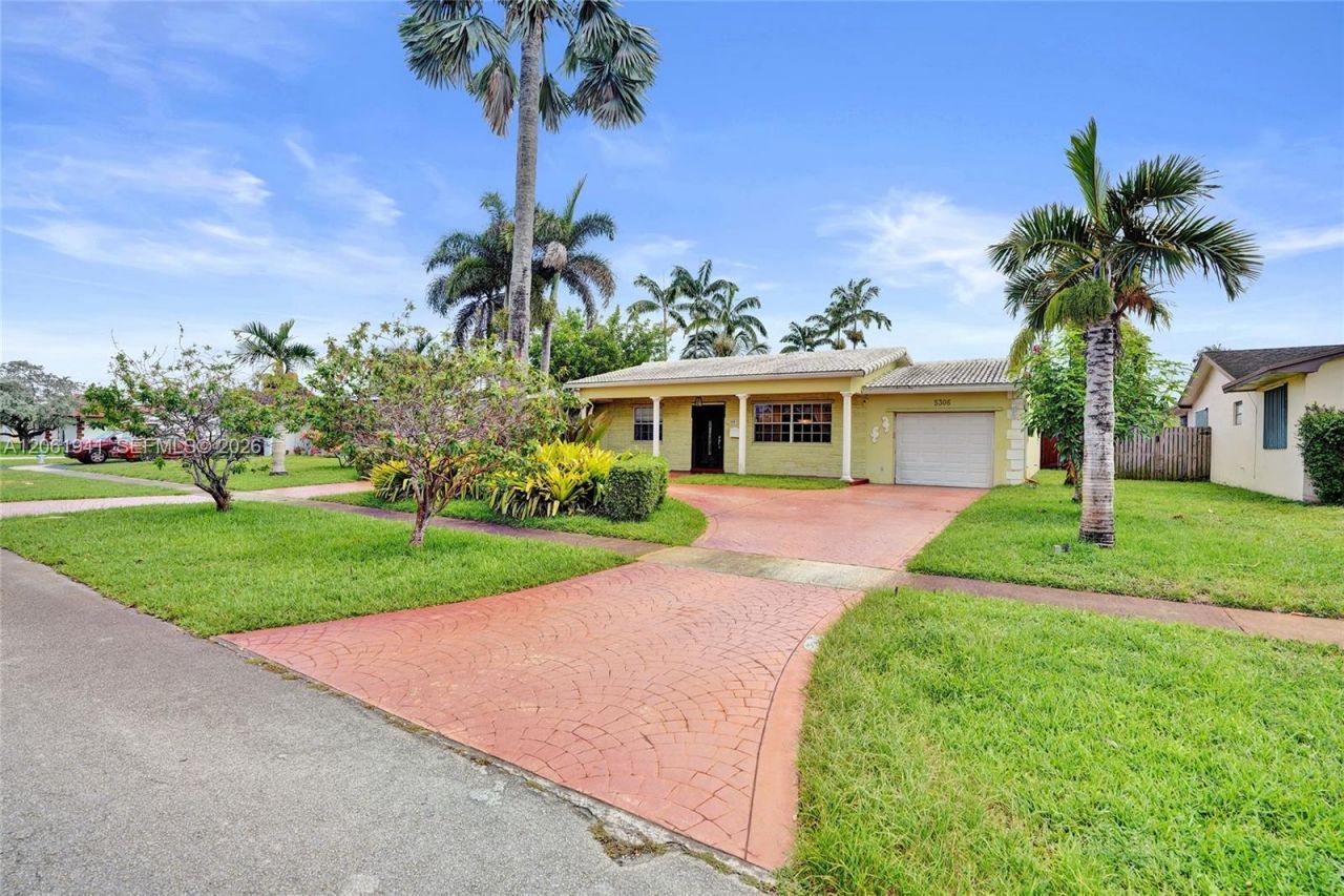 5306 Roosevelt St , Hollywood, FL 33021 Photo