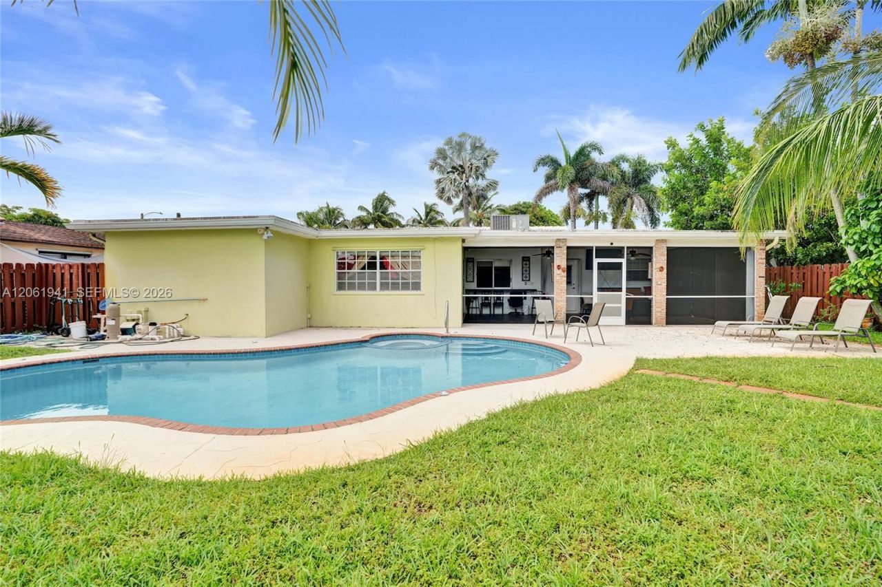 5306 Roosevelt St , Hollywood, FL 33021 Photo